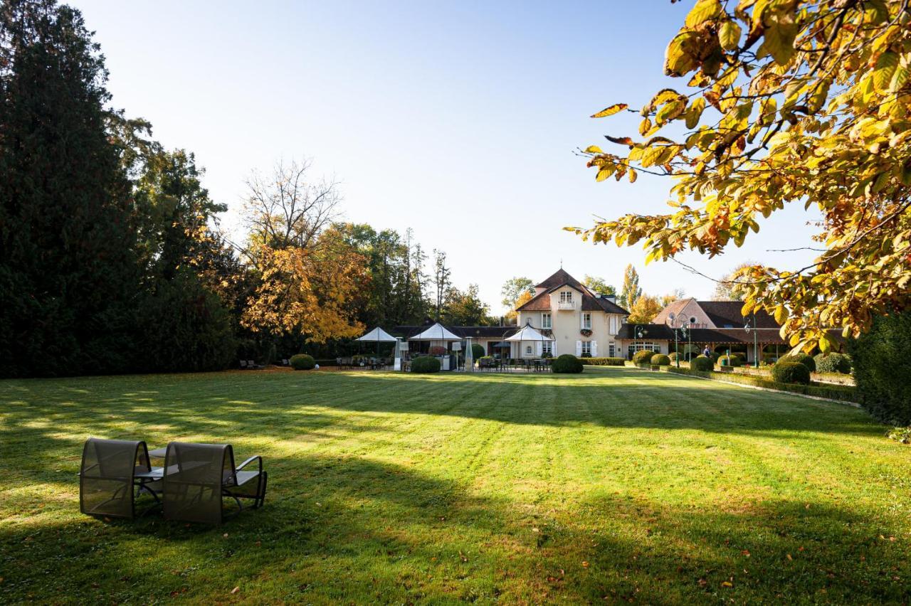 Hostellerie De Levernois Exteriör bild